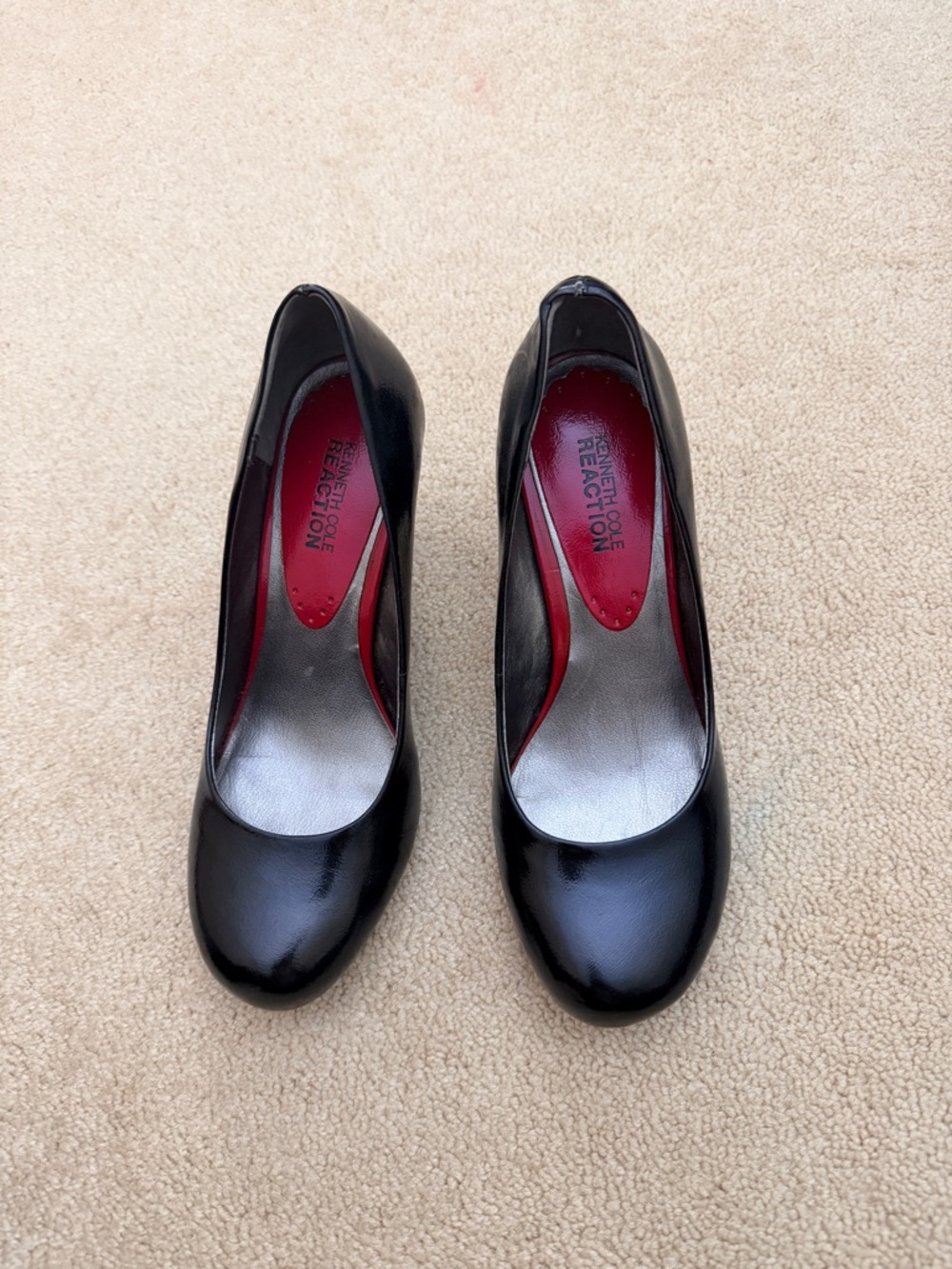 Kenneth Cole Black Patent Round-Toe Dress Pumps